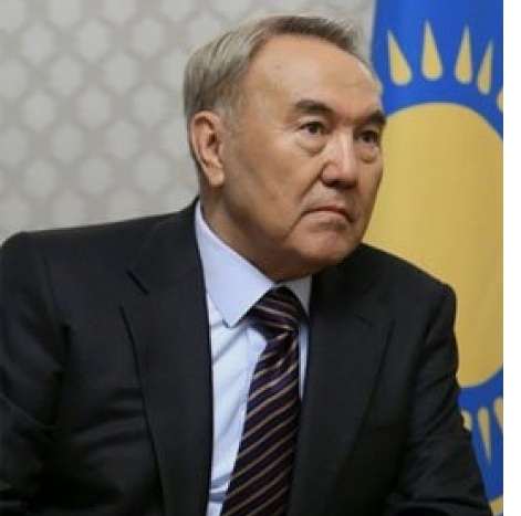 Лидер Казахстана распорядился взять деньги из нефтяного фонда для оказания поддержки росту экономики