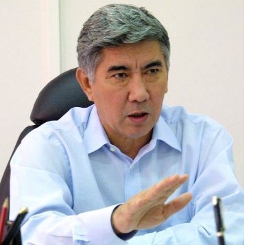 Туякбай: Назарбаеву рискованно идти на пятый срок