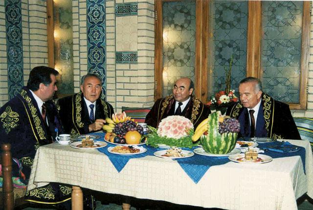 Нурсултан Назарбаев остался один из пятнадцати президентов