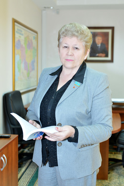 Депутат Галина Баймаханова