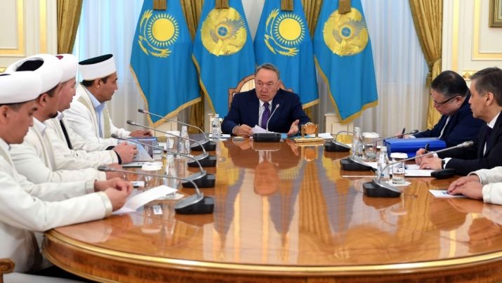 Нурсултан Назарбаев встретился с представителями Духовного управления мусульман Казахстана