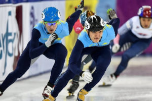 Неожиданное «серебро» Казахстана на этапе Кубка мира по шорт-треку, смена лидера за тур до финиша футбольного первенства РК, пятое подряд поражение «Барыса» и старт чемпионата мира по гимнастике