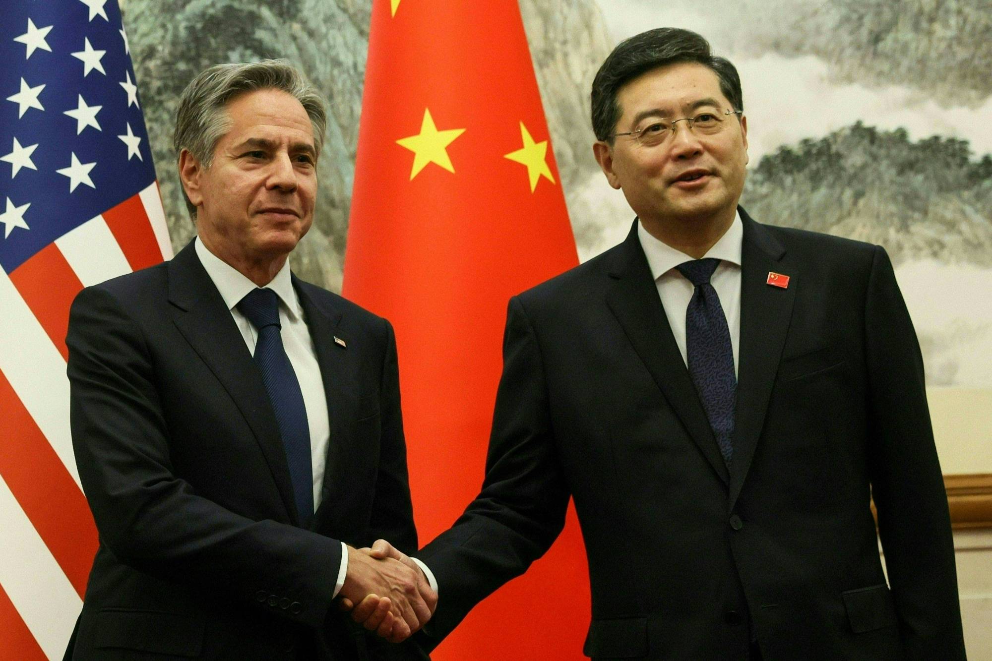 Пекин не потерпит давления и шантажа со стороны США - глава МИД КНР