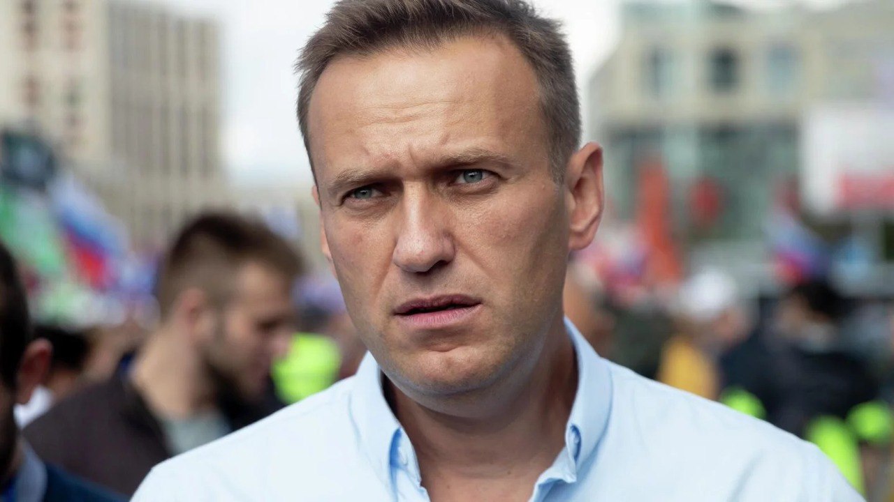 Как «разыгрывают» уход Навального, зачем нам нужен Катар, и о платьях Dolce&Gabbana и сумочках Michael Kors главрача страны